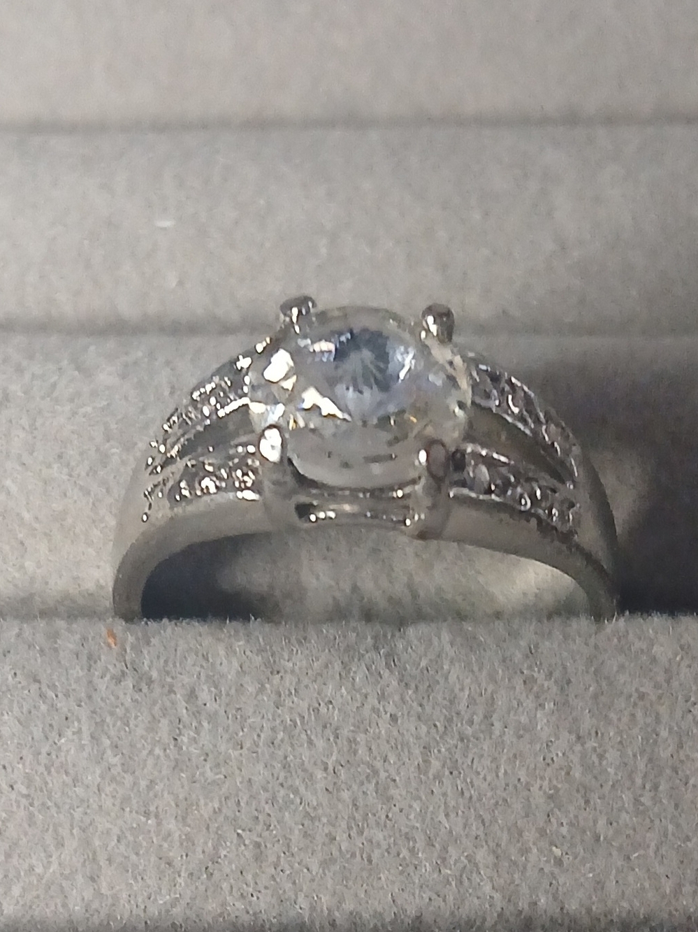 Sterling Silver Clear Stone Halo Engagement Ring - Unbranded